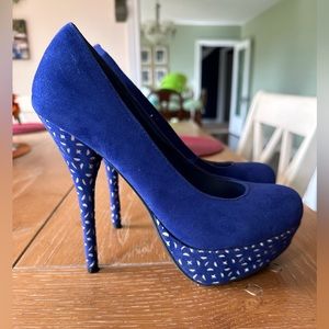 JustFab 4‎ inch heels with 1 inch platform! Hardly worn. Size 7.5